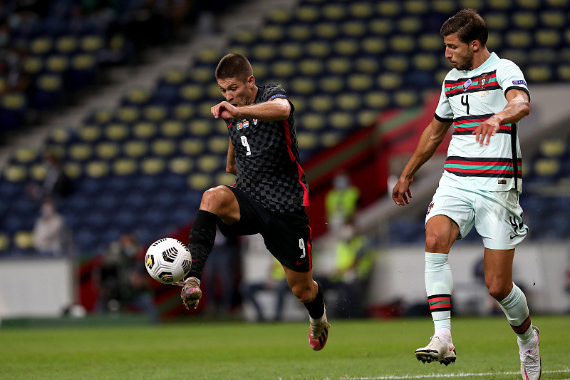 爱游戏官网-男子篮球西班牙和希腊谁更有望获胜